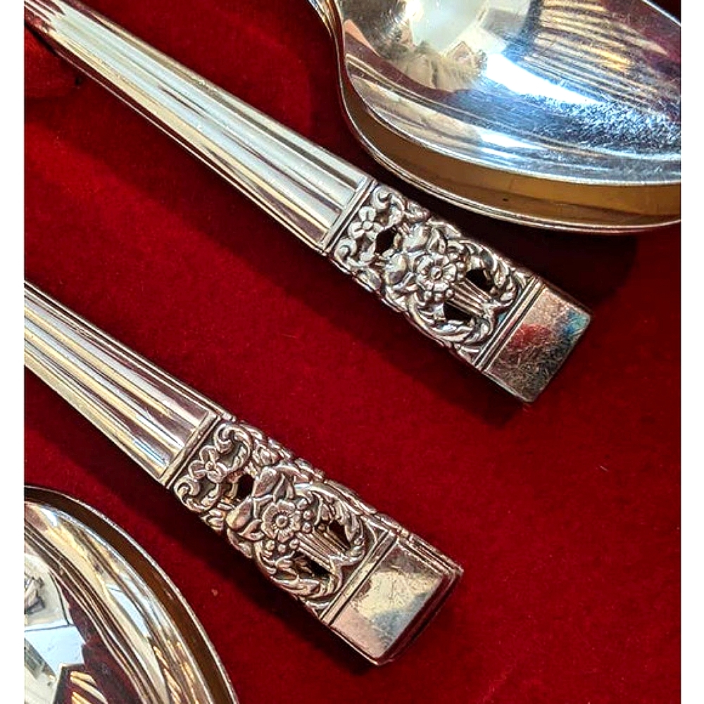 *VINTAGE QE CORONATION! SILVER PLATE FLATWARE/SILVERWARE, RARE, HTF SERVICE 8!* - Picture 1 of 9